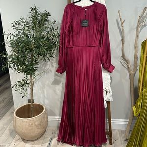IEENA Mac Duggal Berry Pleated maxi dress